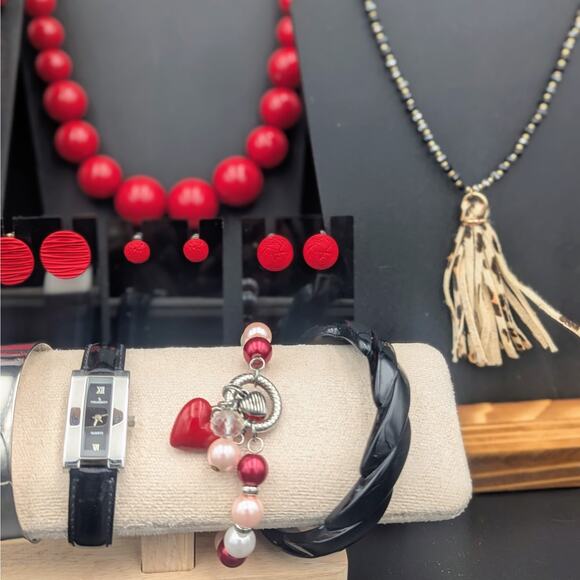 Red Velvet 10 piece Curated Jewelry Collection Lot - Picture 3 of 5